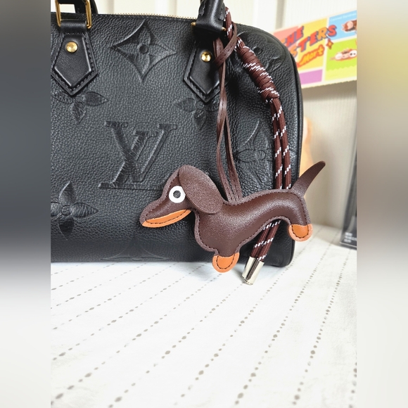 Leather Dachshund Dog Bag Charm | Keychain Accessory | BNWT - Picture 3 of 3